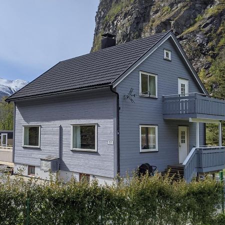 Top Floor Apartment With View Of Flam Valley Exterior foto