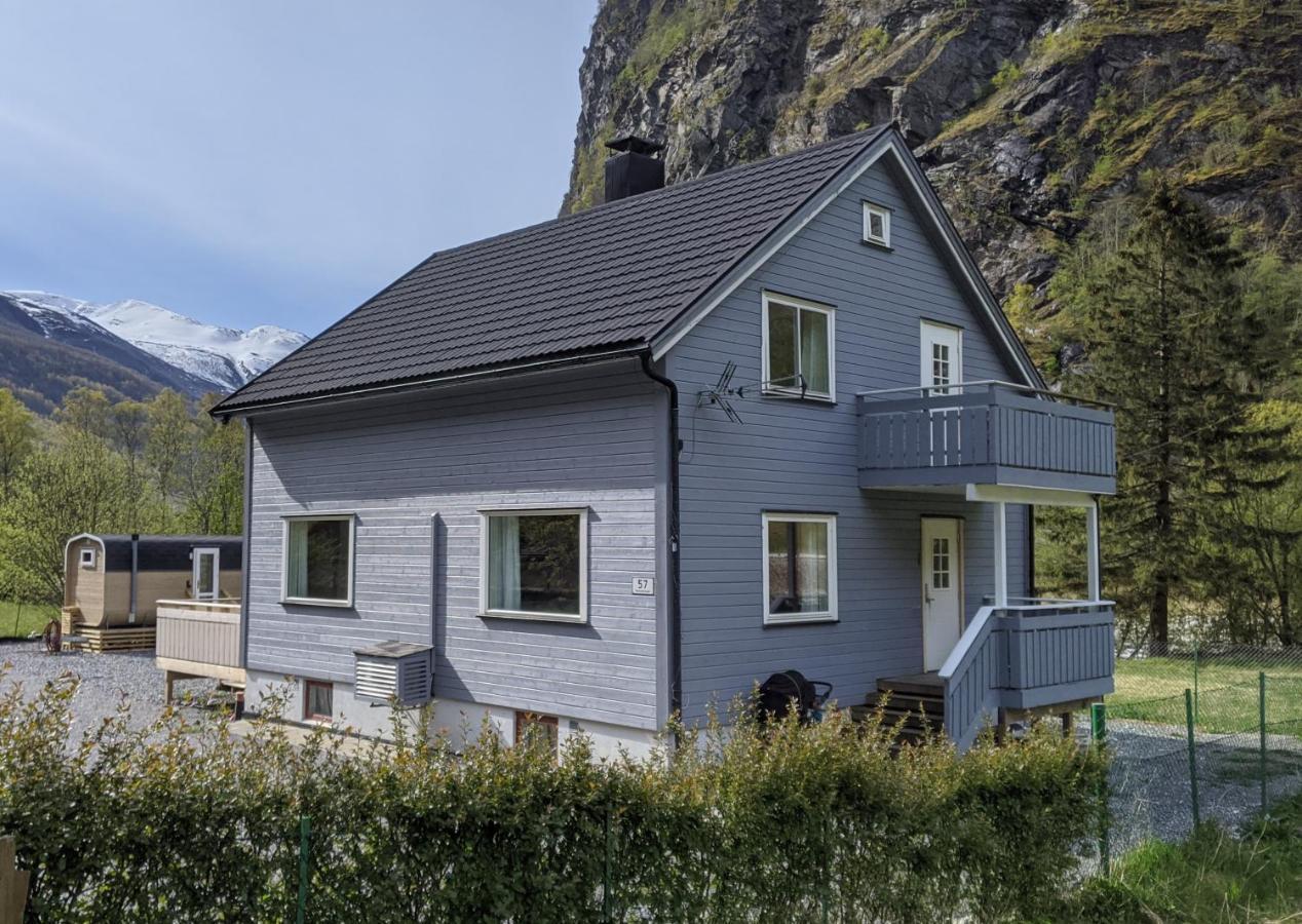 Top Floor Apartment With View Of Flam Valley Exterior foto